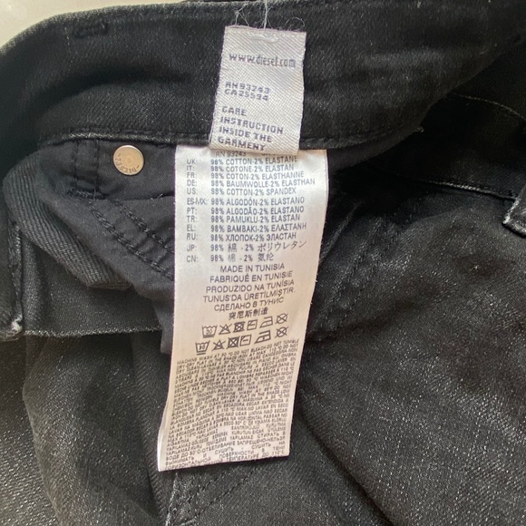 Sz26 / Diesel ‘Widee’ Cropped Distressed Jeans - Picture 10 of 16